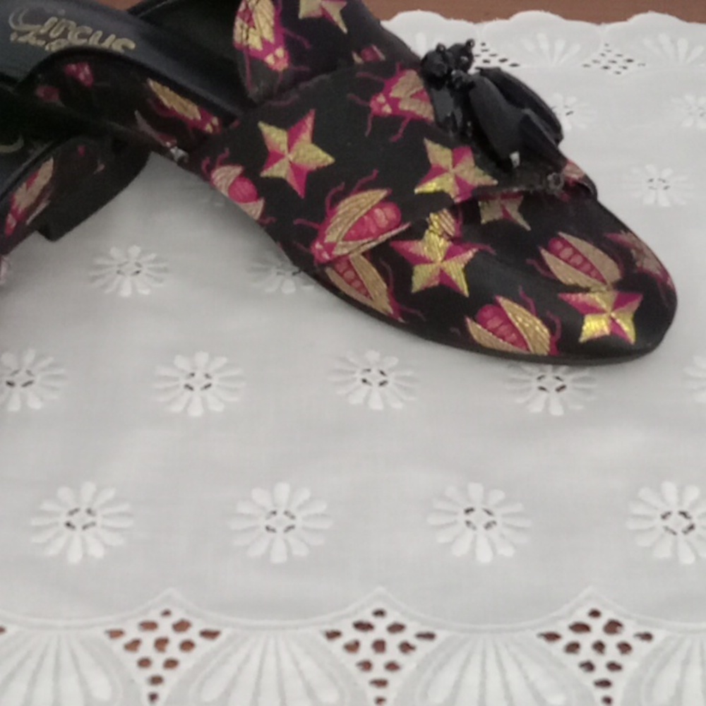Shoes - Picture 2 of 5